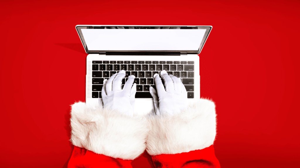 Unwrapping Your Winning Holiday Social Media Campaign Strategy